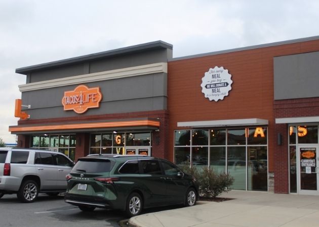 Outside Tacos 4 Life Charlotte Steele Creek on Trojan Drive