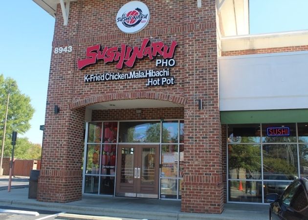 Sushi Naru Pho Asian fusion restaurant in Steele Creek
