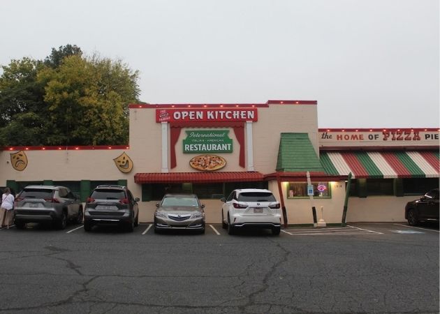 Open Kitchen restaurant in FreeMoreWest Charlotte